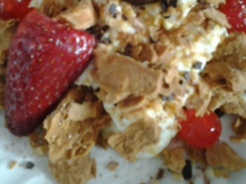 Cannolo scomposto con fragole